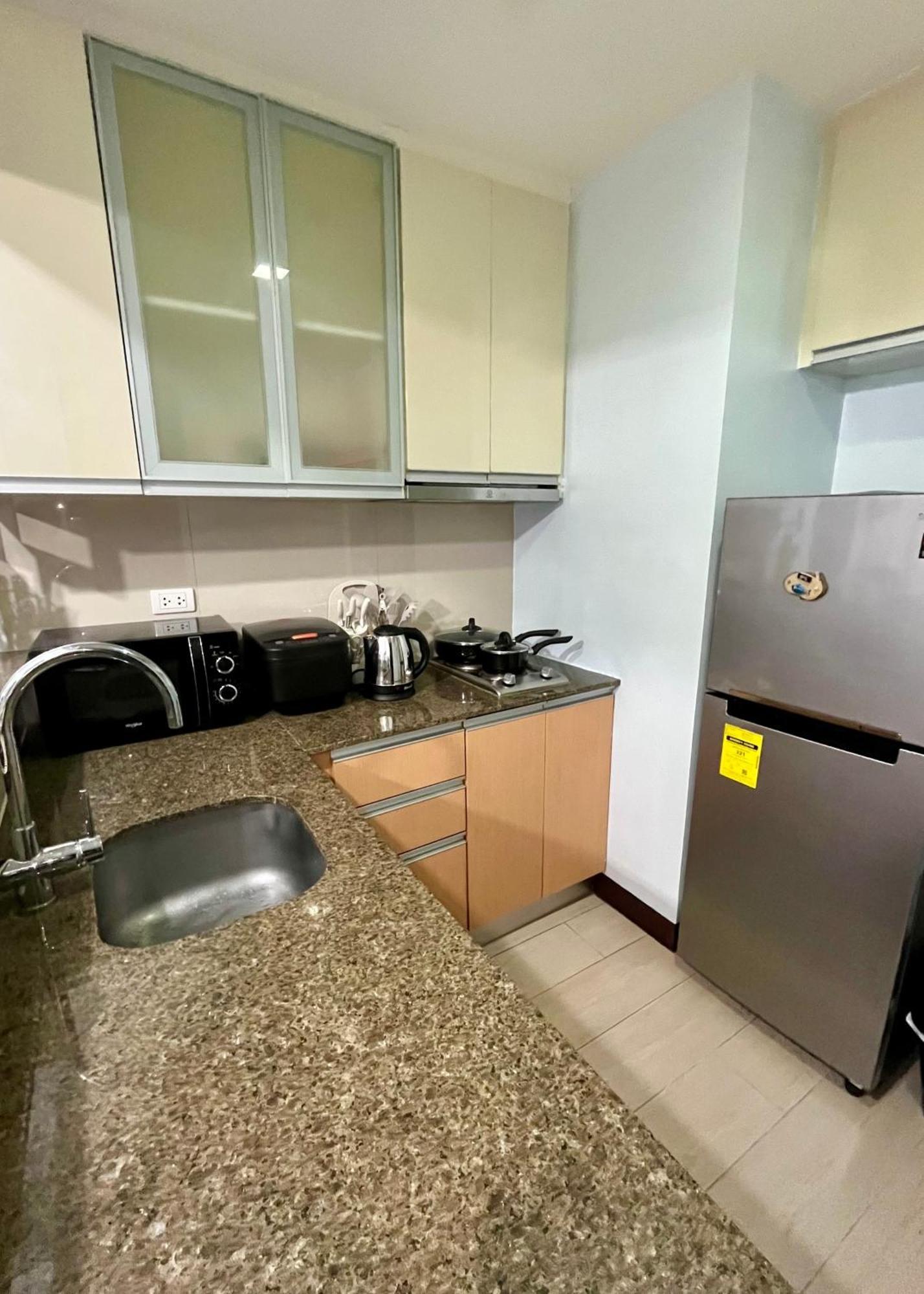 ماكاتي Greenbelt Hamilton Tower 1 المظهر الخارجي الصورة