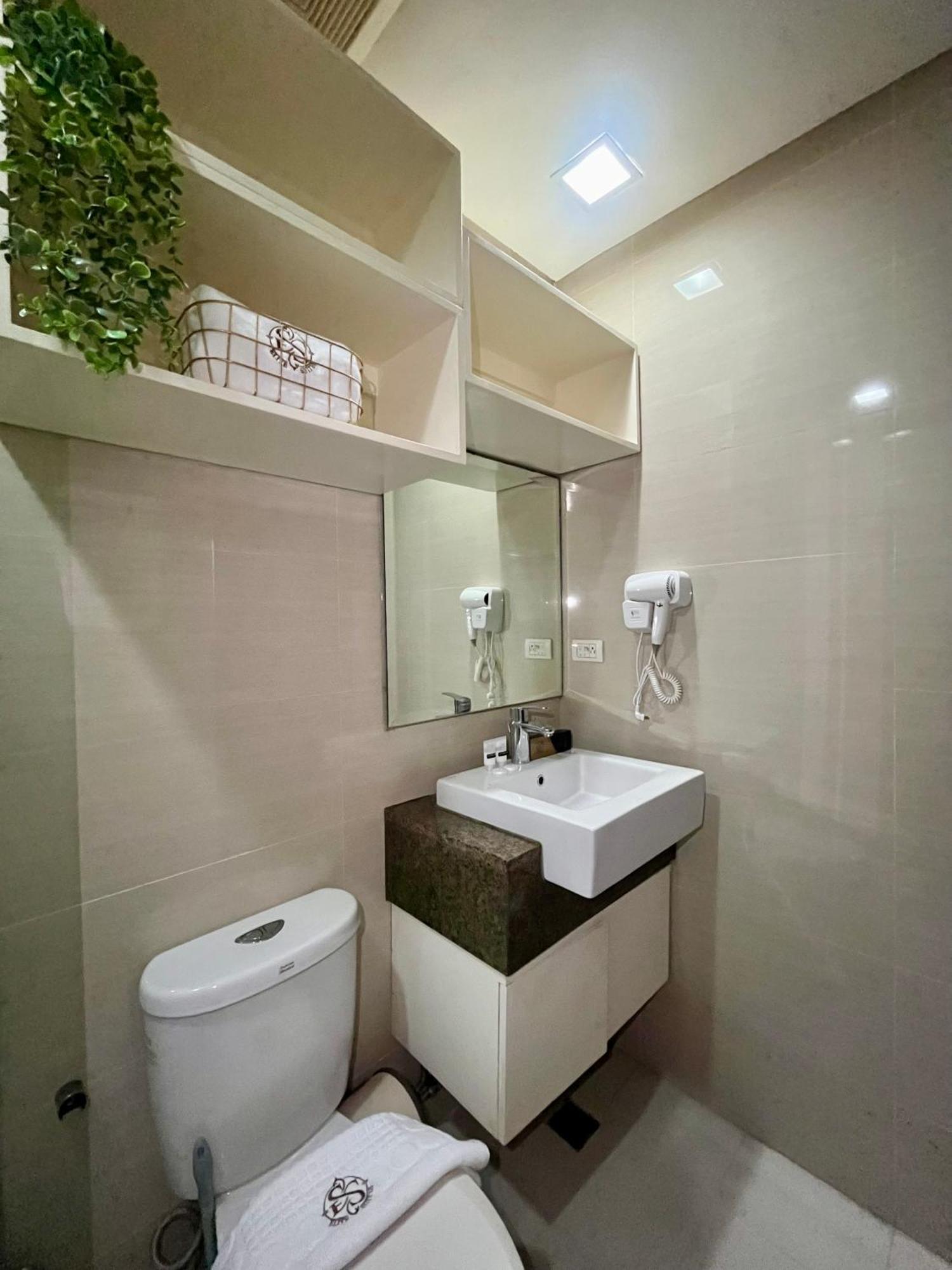 ماكاتي Greenbelt Hamilton Tower 1 المظهر الخارجي الصورة