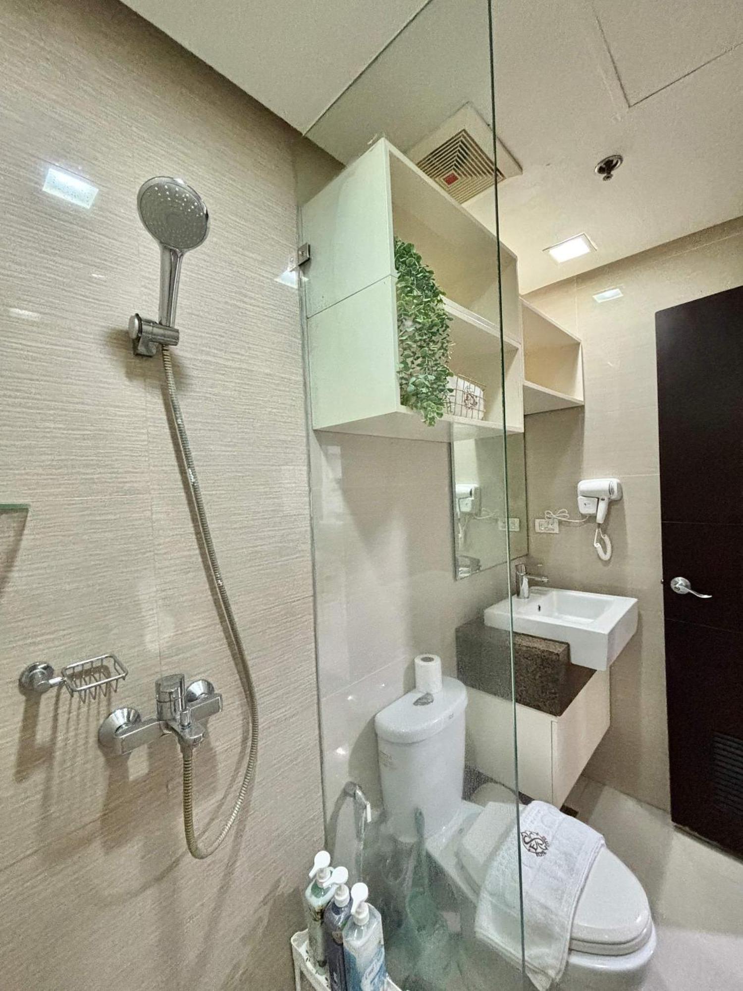 ماكاتي Greenbelt Hamilton Tower 1 المظهر الخارجي الصورة
